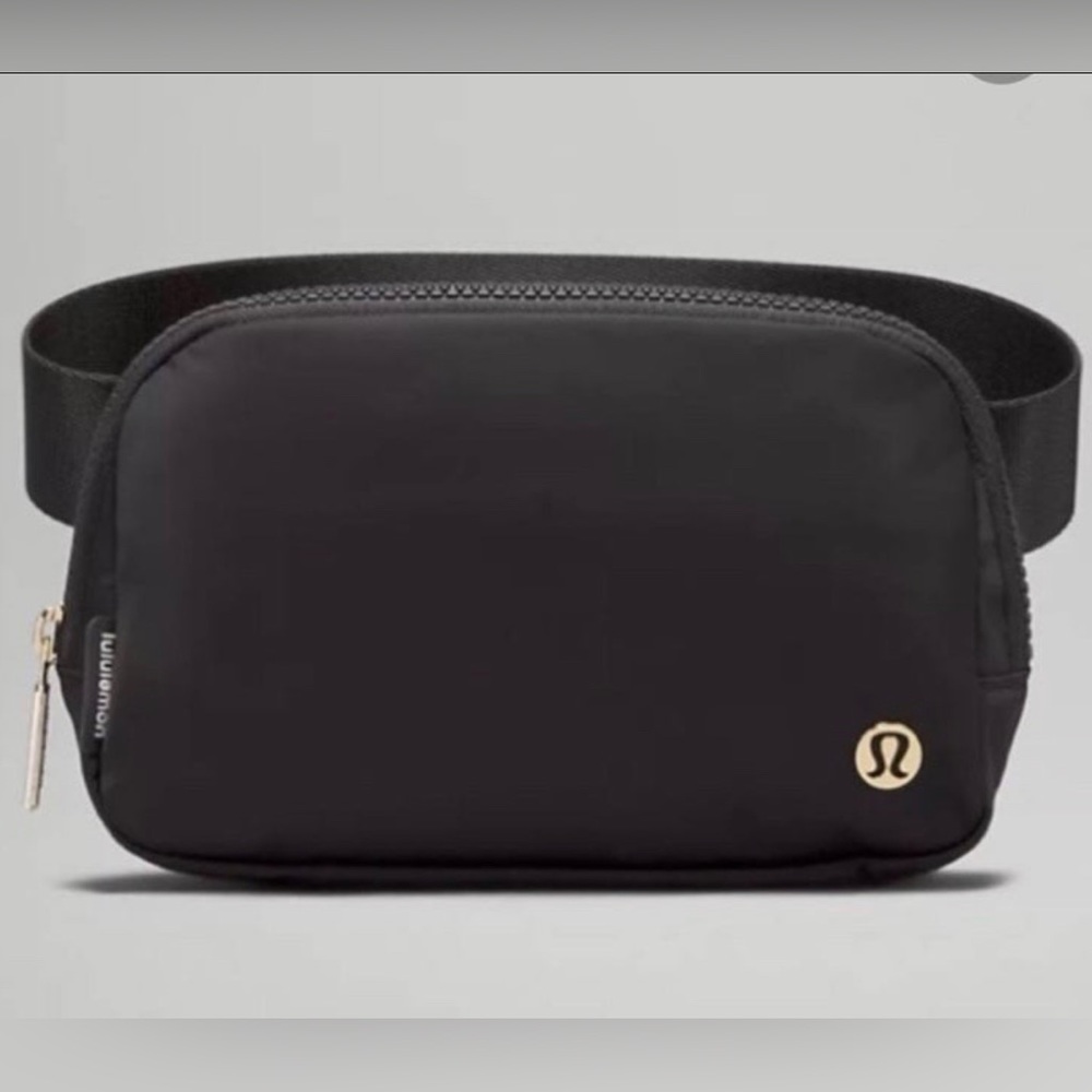 Lululemon Everywhere Belt Bag EBB Gold Logo